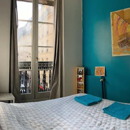 Cosy Flat In Chic Paris!
